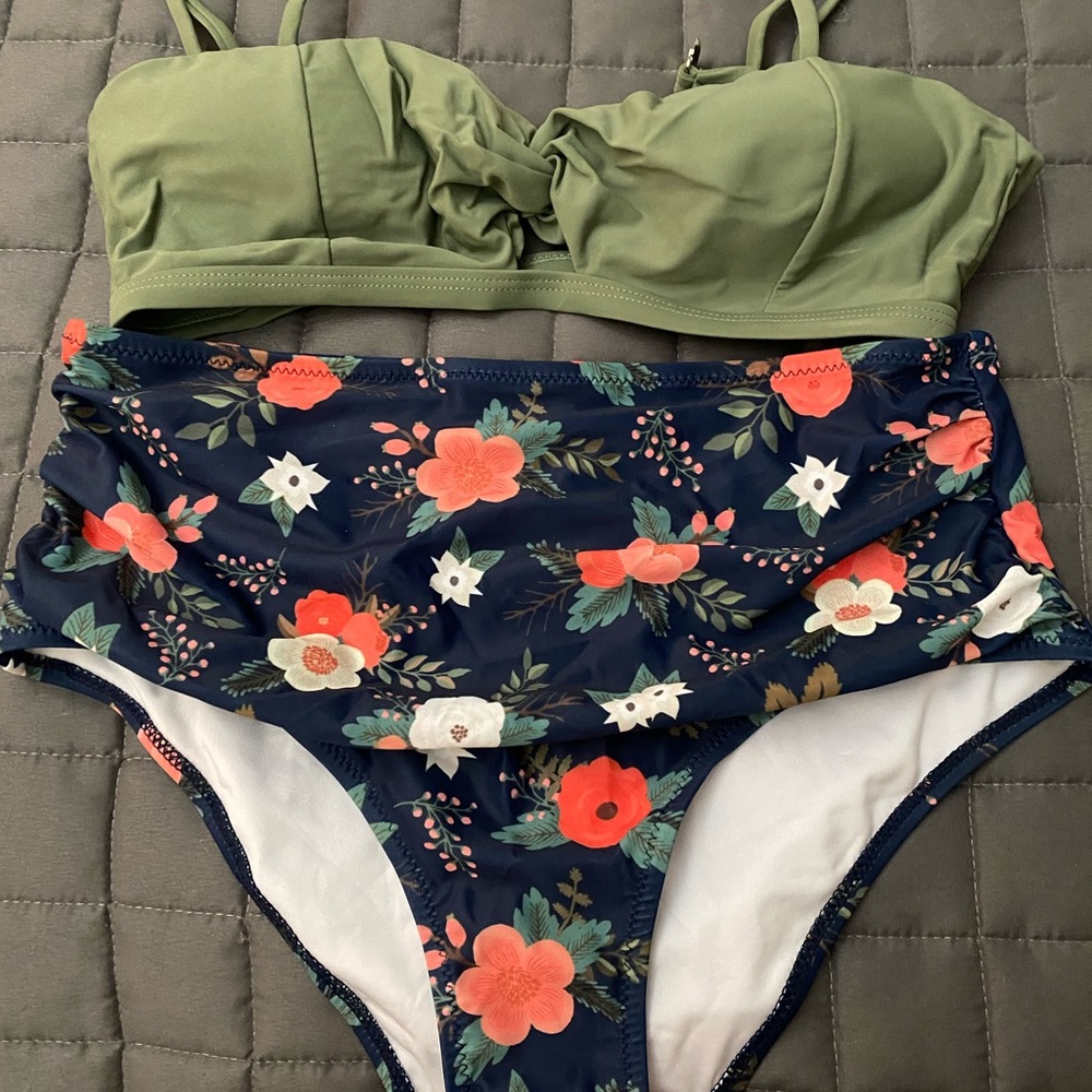 Beachsissi swim! Brand new, medium